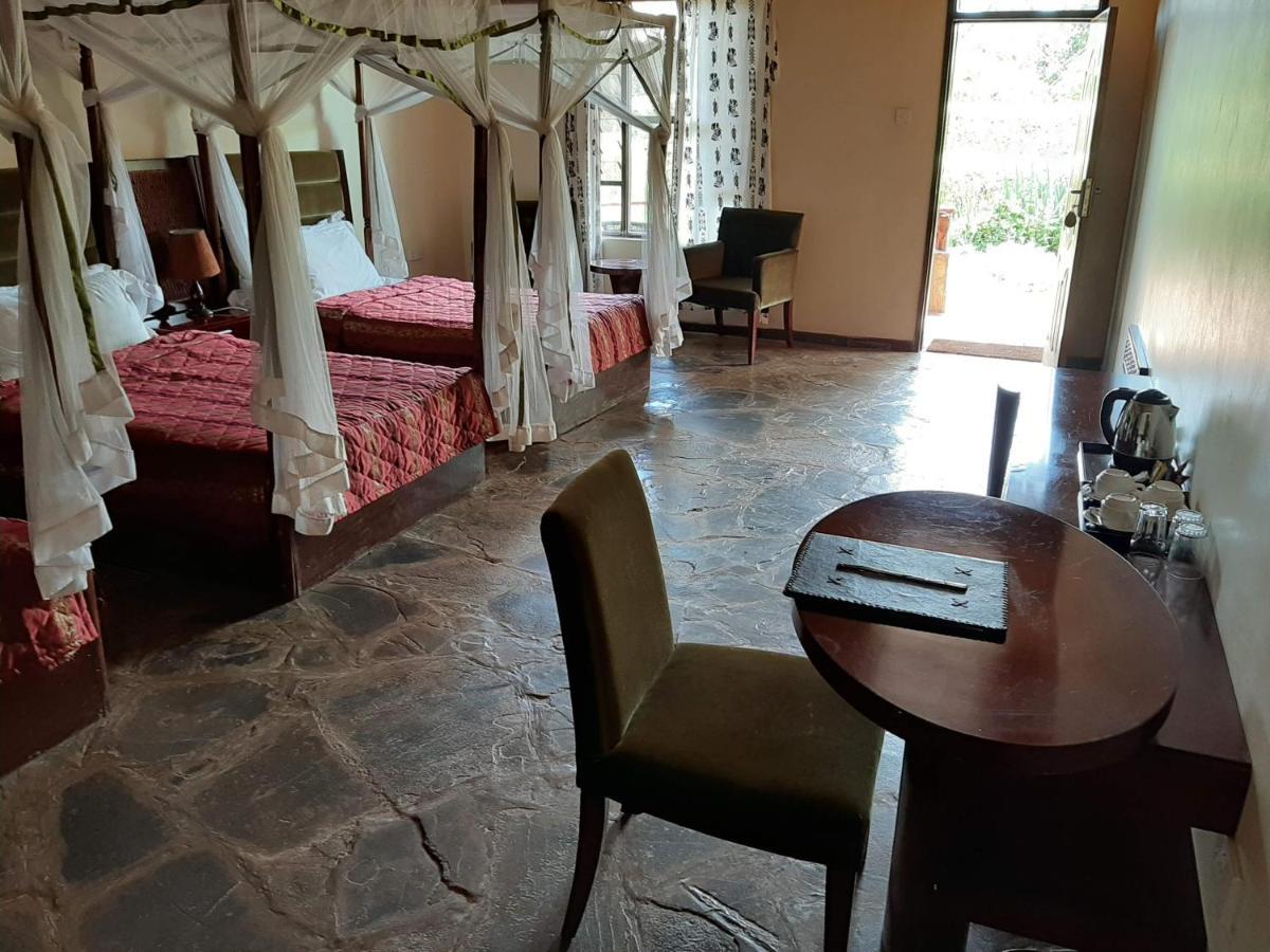 Aa Lodge Амбосели Екстериор снимка
