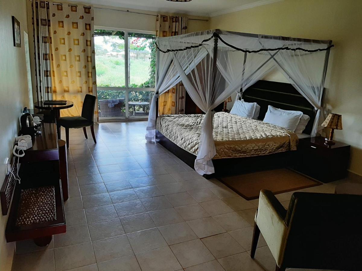 Aa Lodge Амбосели Екстериор снимка