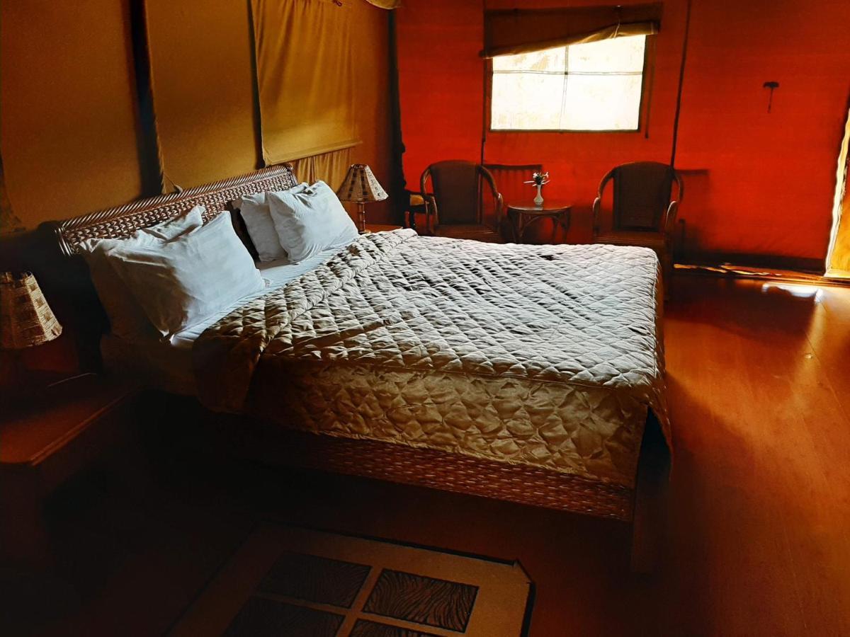 Aa Lodge Амбосели Екстериор снимка