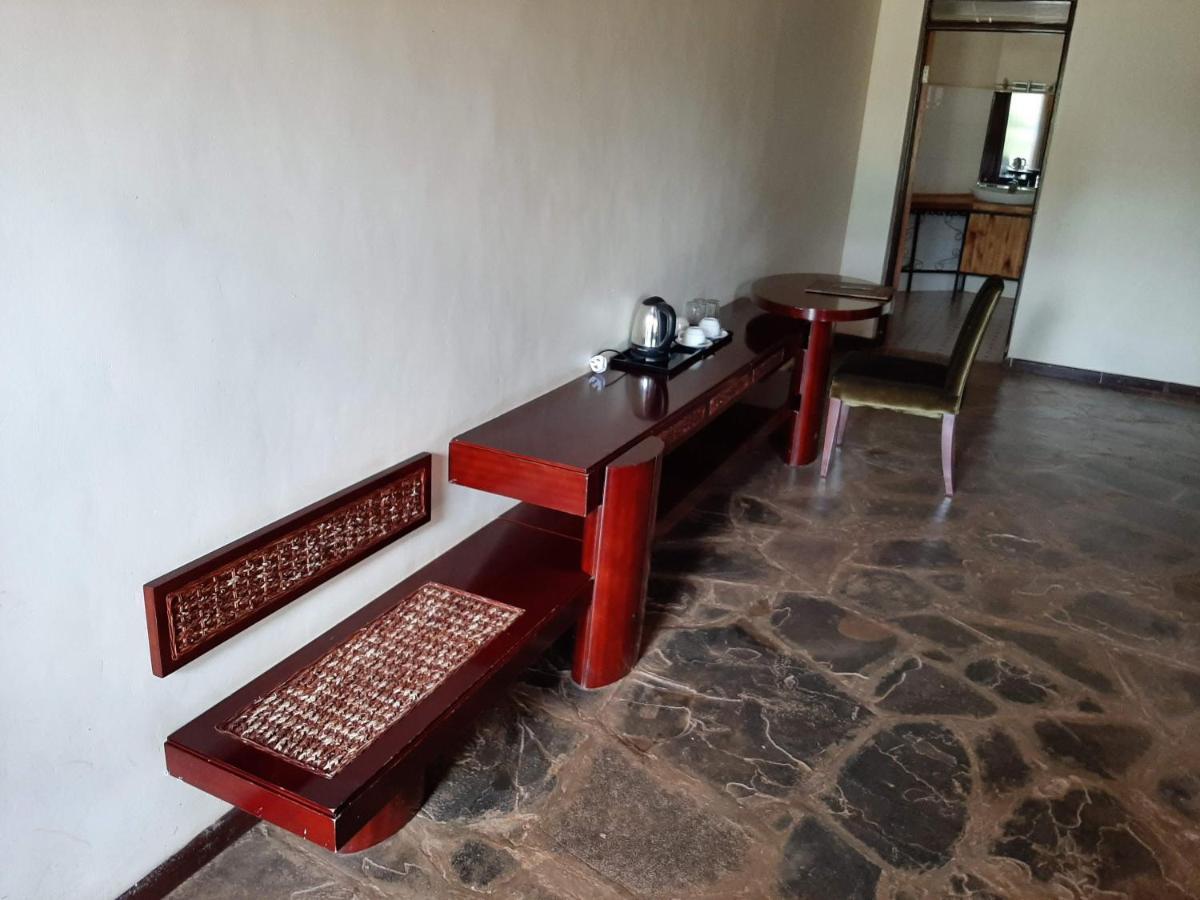 Aa Lodge Амбосели Екстериор снимка