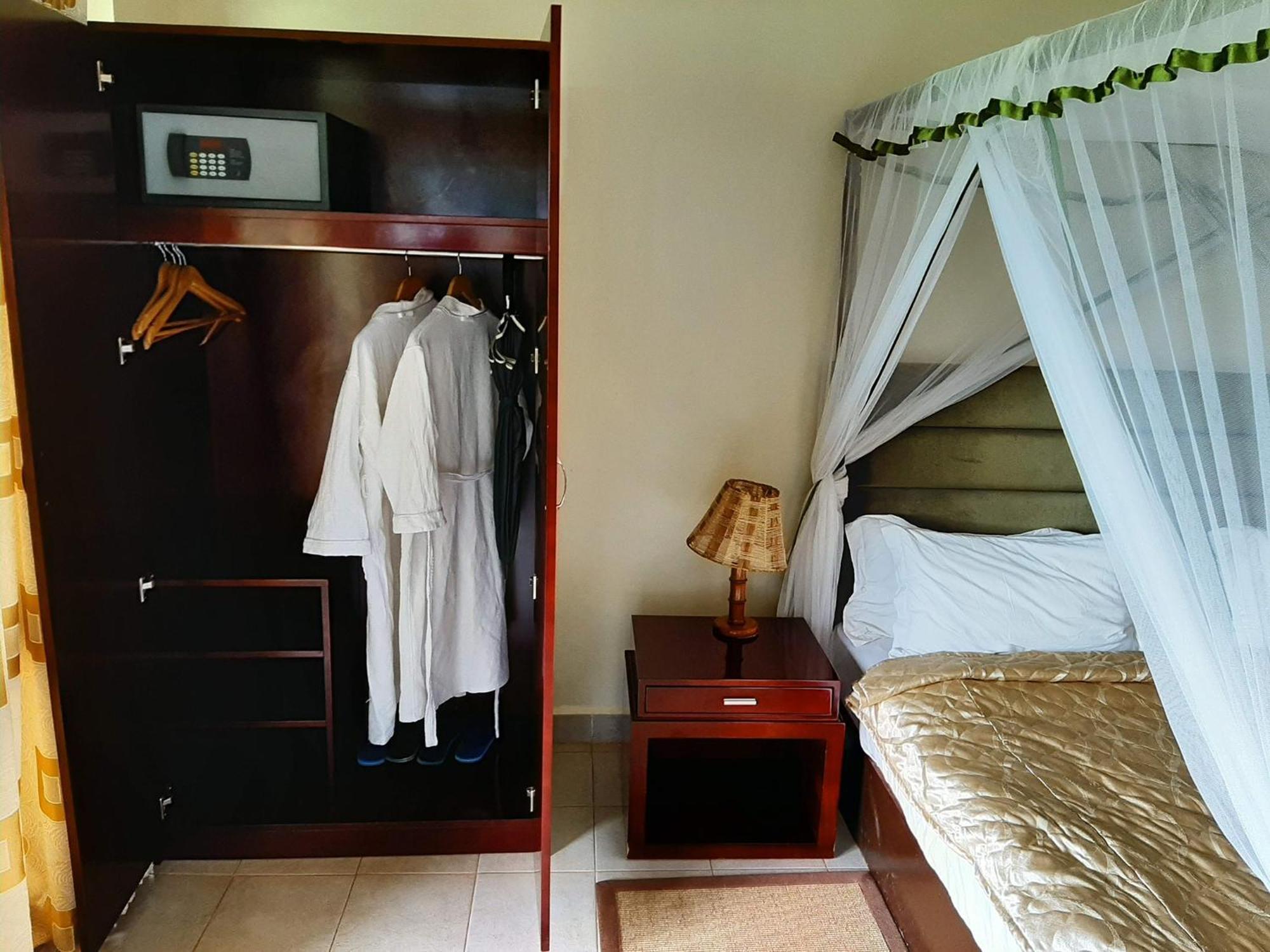 Aa Lodge Амбосели Екстериор снимка