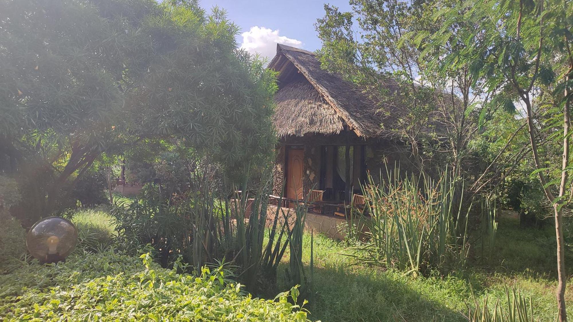 Aa Lodge Амбосели Екстериор снимка