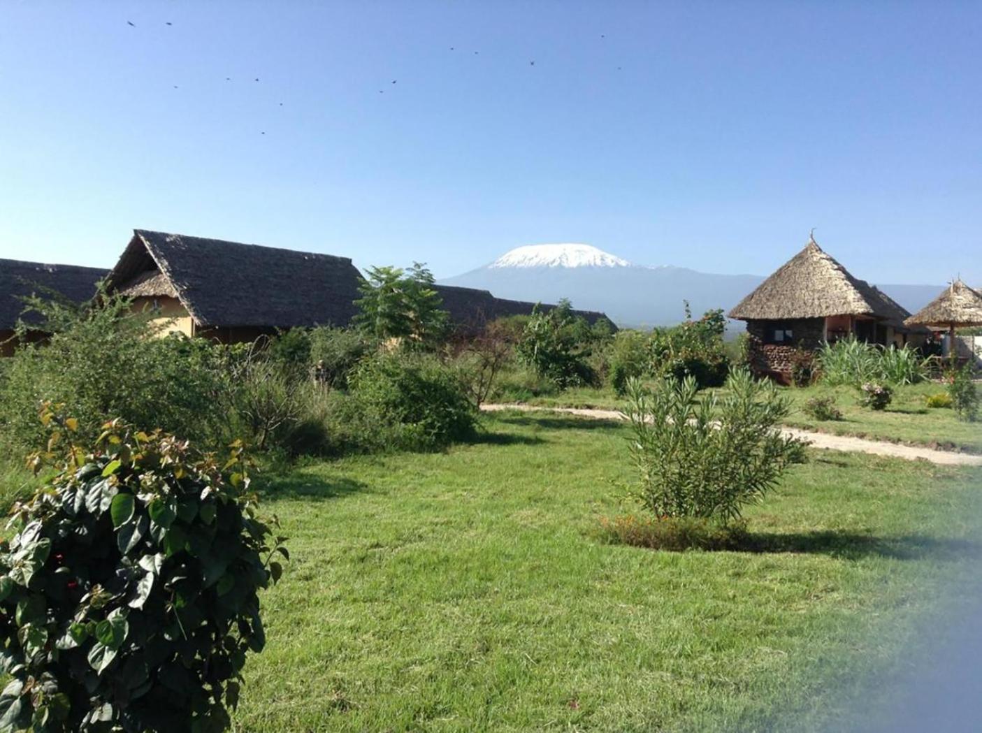 Aa Lodge Амбосели Екстериор снимка